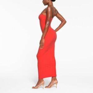 Skims Fits everybody tube dress